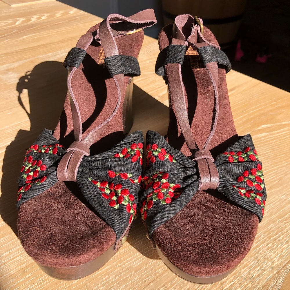 Seychelles wedges size 8.5